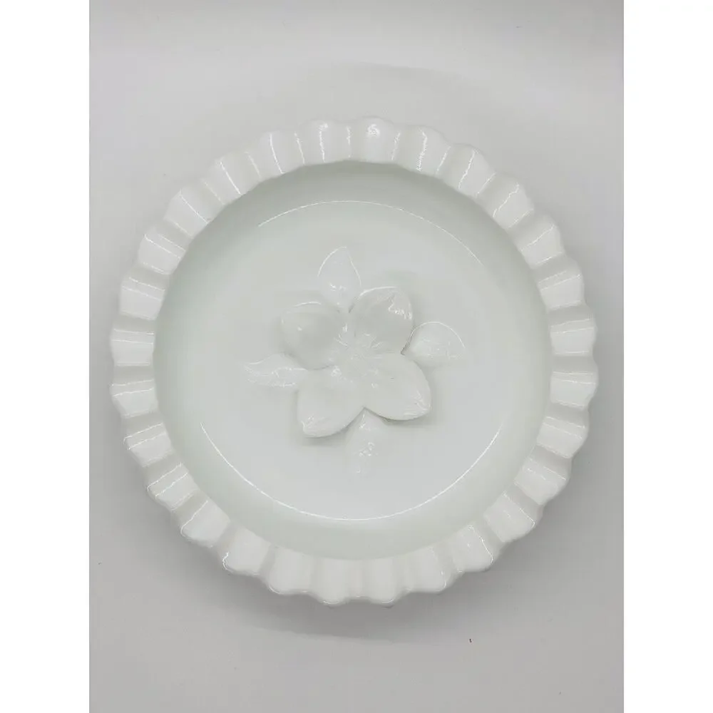 Fenton vintage white